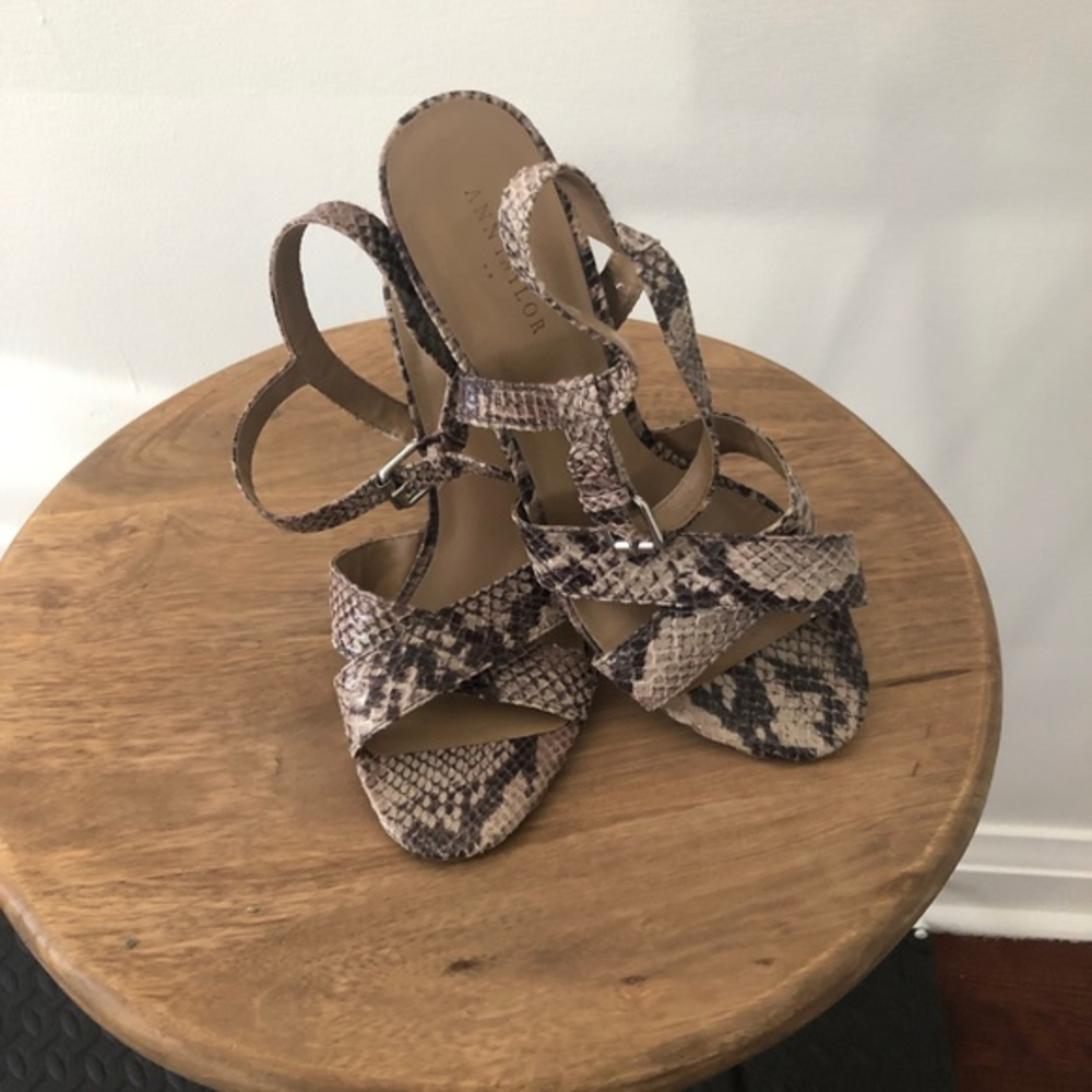 Ann Taylor‎ Factory Faux Snakeskin Strappy Block Heel Sandals - Size 7.5 M